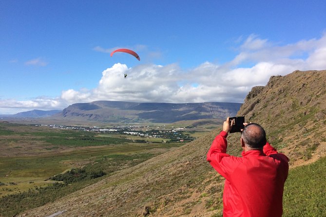 Tandem Paragliding over the Rugged Lava Fields at Blue Mountains - The views over the lava fields