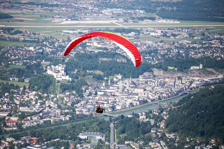 Tandem Paragliding Salzburg City - The two-hour schedule, from meeting point to landing