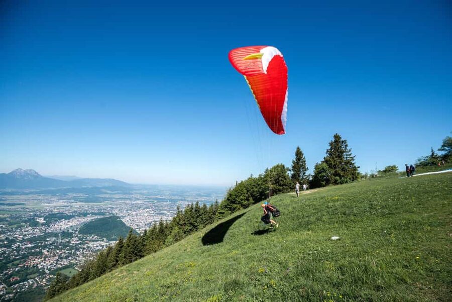 Tandem Paragliding Salzburg City - Getting there with bus 151