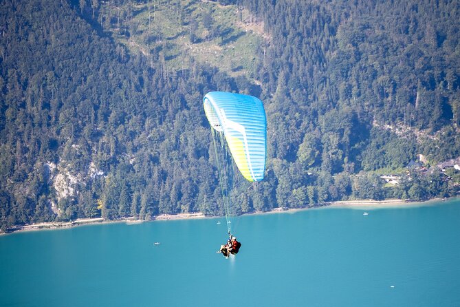 Tandem Paragliding St. Gilgen - Wolfgangsee - Meeting your pilot in St. Gilgen