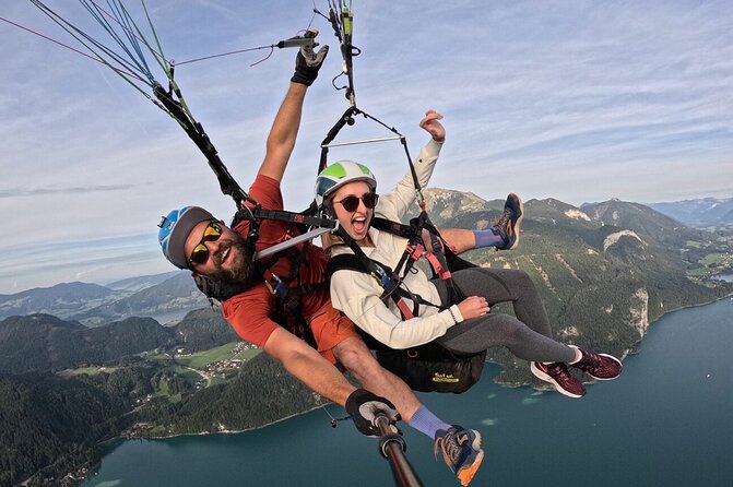 Tandem Paragliding St. Gilgen - Wolfgangsee - Who will enjoy this flight most?