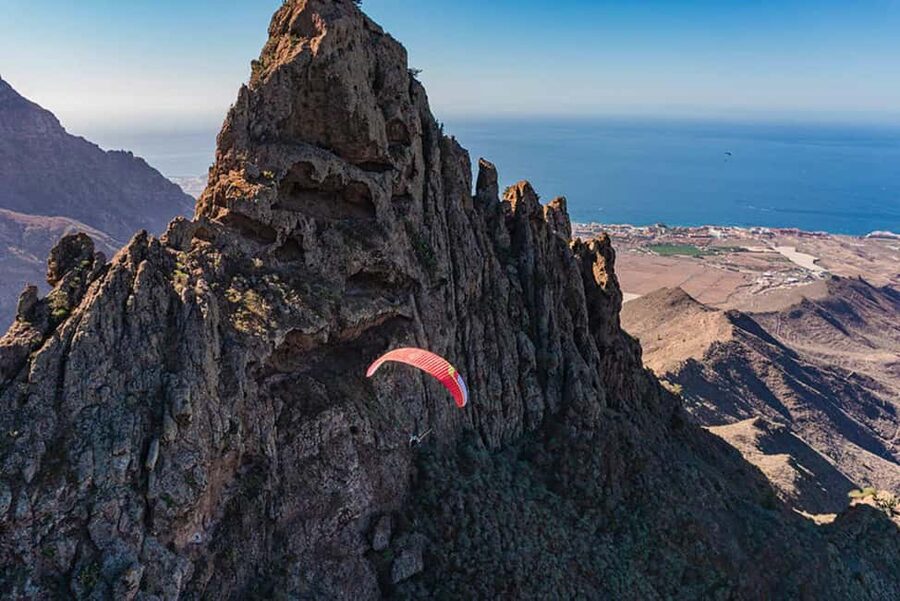 Tenerife: Mid-mountain paragliding flight (Ifonche: 1000m) - The 15-minute ride from the resort area
