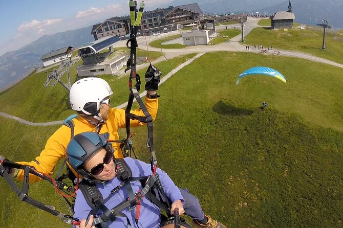 The Best Paragliding Tandem Flights in Zell am See Kaprun - Getting ready for a tandem flight above Zell am See