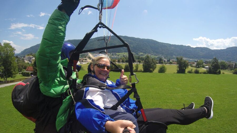 Villach/Ossiachersee: Paragliding "Panorama" Tandemflug - The 10-minute bus ride and 25-minute gondola trip