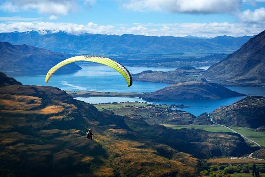 Wanaka: Tandem Paragliding Experience - The 10-minute ride into the Matukituki Valley