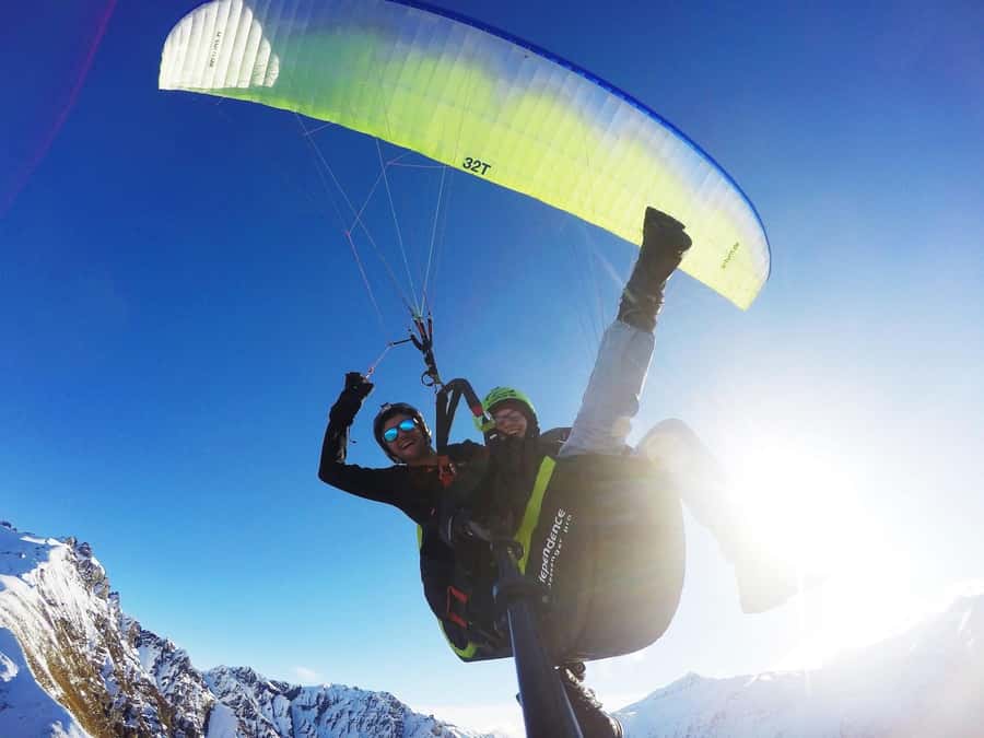 Wanaka: Tandem Paragliding Experience - Choosing between a calm glide and a roller-coaster ride
