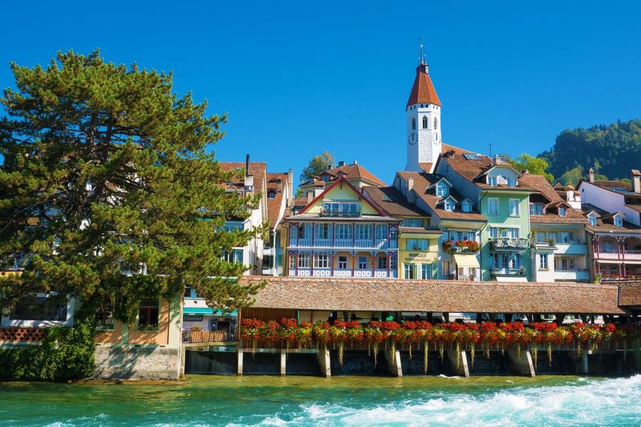 Zurich: Day trip to Interlaken incl. tandem paragliding - From Zurich toward the Jungfrau region