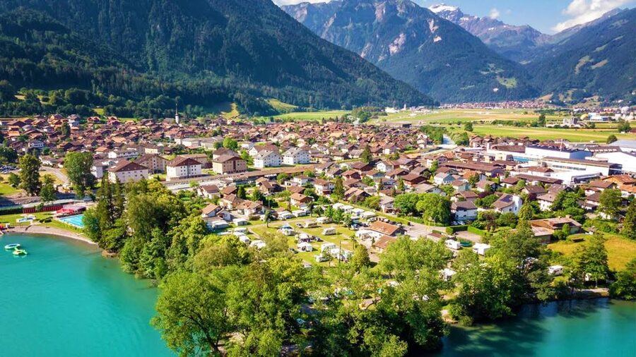 Zurich: Day trip to Interlaken incl. tandem paragliding - The 20-minute ride to takeoff