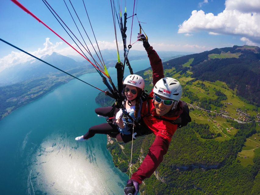 Zurich: Day trip to Interlaken incl. tandem paragliding - A possible pause in Lauterbrunnen